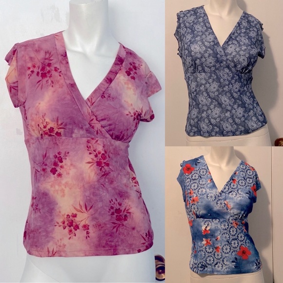 Blue / White Floral Cap Sleeve Wrap Style Top - Picture 6 of 6